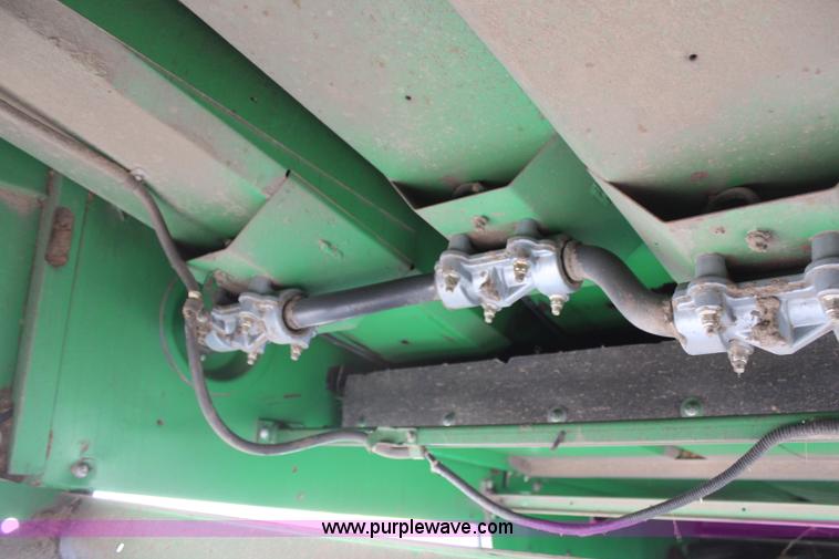 image for item H1381 1992 John Deere 9500 combine