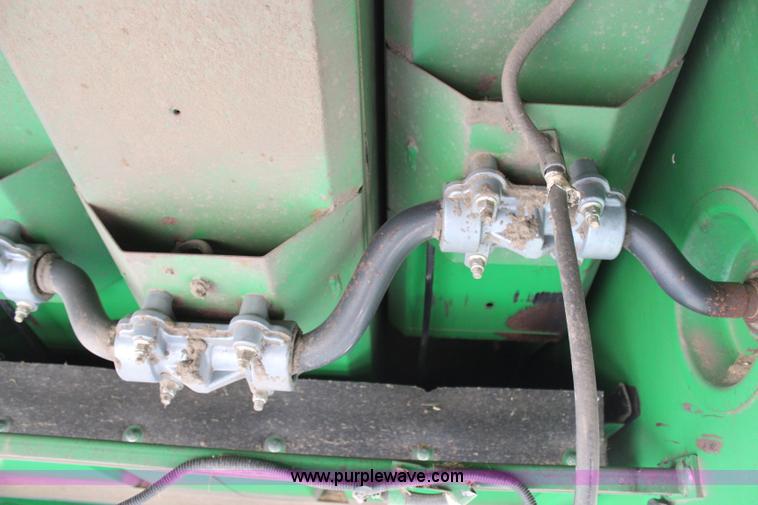 image for item H1381 1992 John Deere 9500 combine