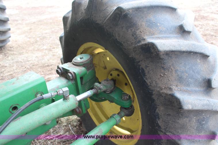 image for item H1381 1992 John Deere 9500 combine