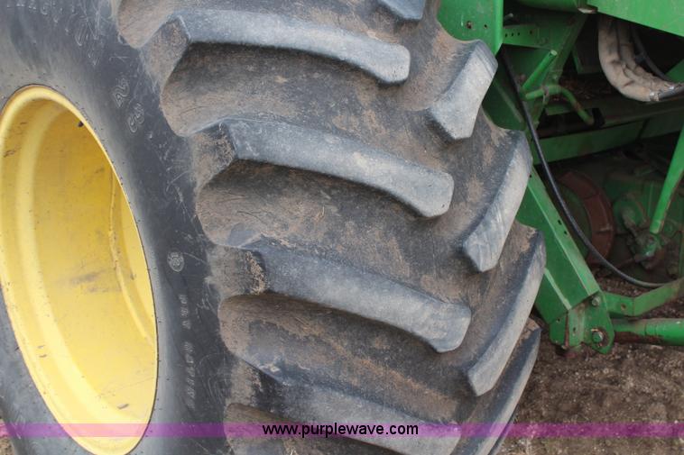 image for item H1381 1992 John Deere 9500 combine