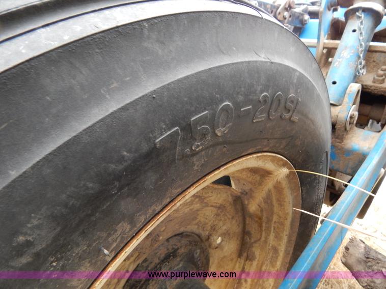 image for item H3802 Kinze 2000 rigid frame split row planter