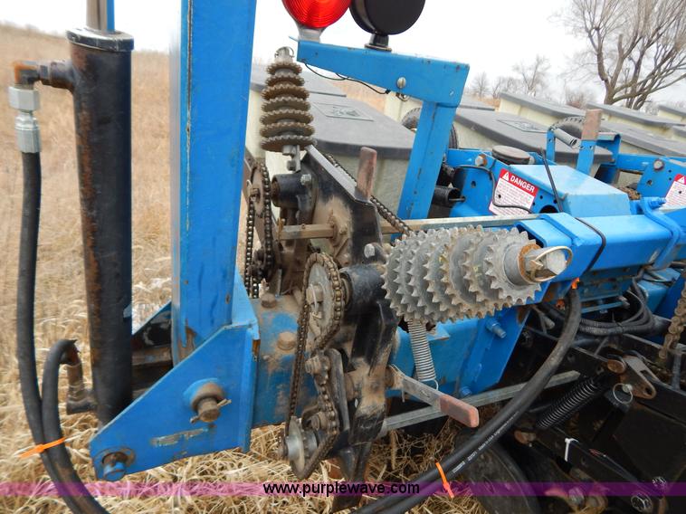 image for item H3802 Kinze 2000 rigid frame split row planter