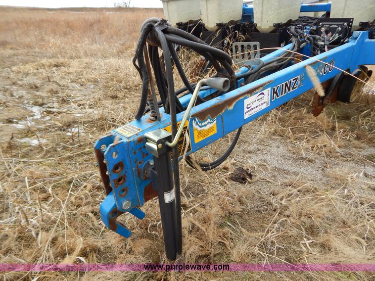 image for item H3802 Kinze 2000 rigid frame split row planter