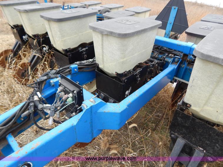 image for item H3802 Kinze 2000 rigid frame split row planter