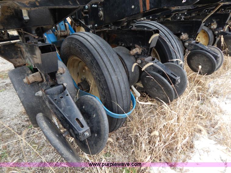 image for item H3802 Kinze 2000 rigid frame split row planter