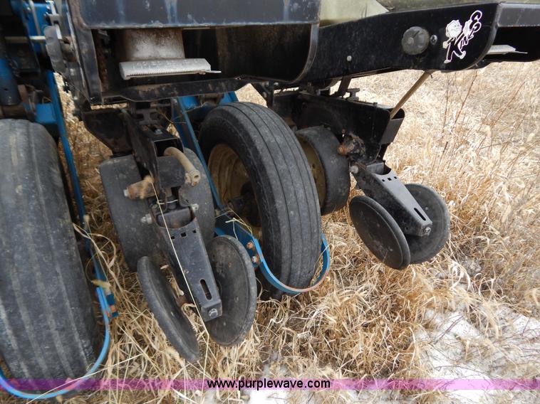 image for item H3802 Kinze 2000 rigid frame split row planter