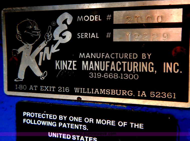 image for item H3802 Kinze 2000 rigid frame split row planter