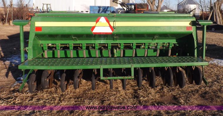image for item I9185 John Deere 455 grain drill