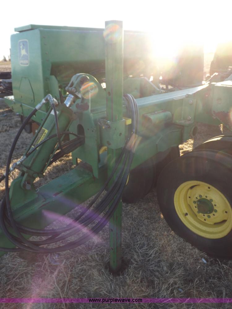 image for item I9185 John Deere 455 grain drill