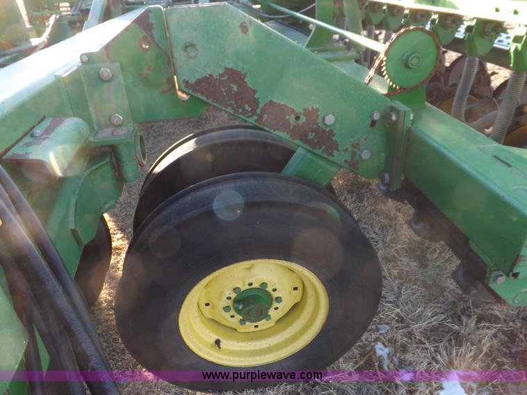 image for item I9185 John Deere 455 grain drill