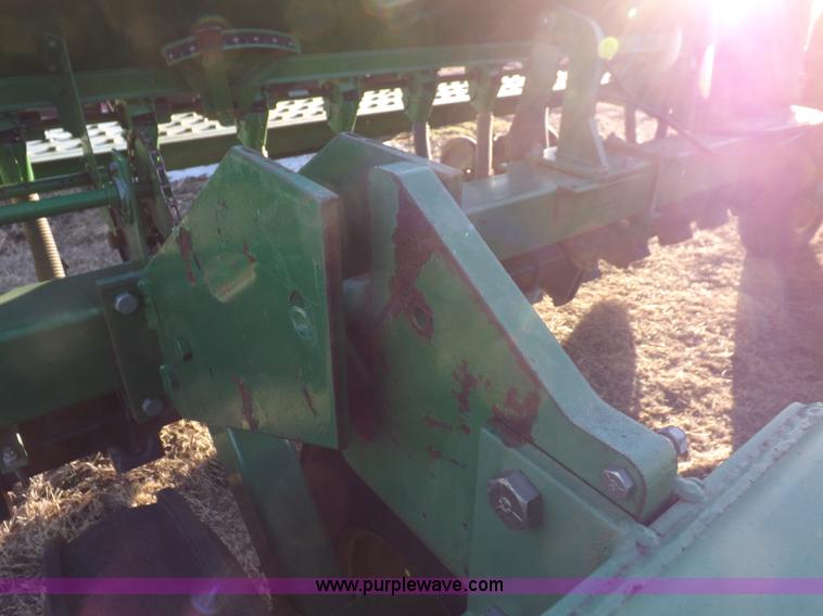 image for item I9185 John Deere 455 grain drill