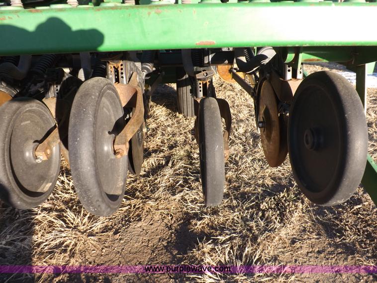 image for item I9185 John Deere 455 grain drill