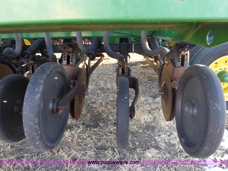 image for item I9185 John Deere 455 grain drill