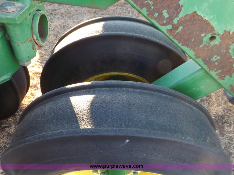 image for item I9185 John Deere 455 grain drill