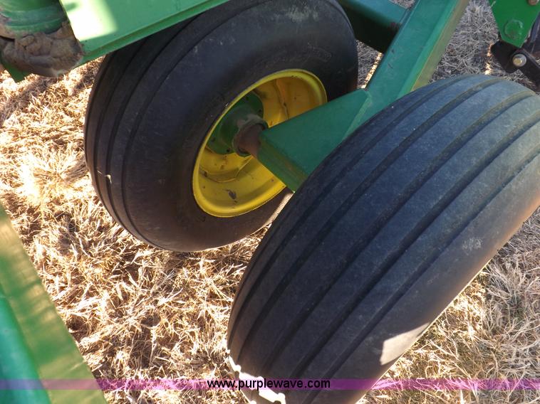 image for item I9185 John Deere 455 grain drill