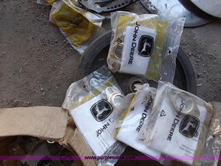 image for item I9185 John Deere 455 grain drill