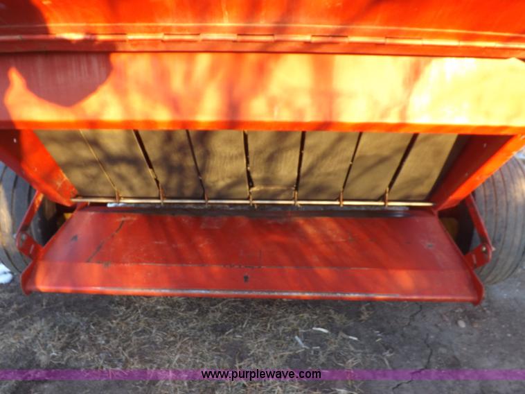 image for item I9188 New Holland 664 baler