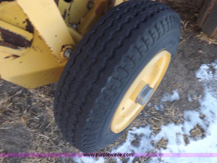 image for item I9188 New Holland 664 baler