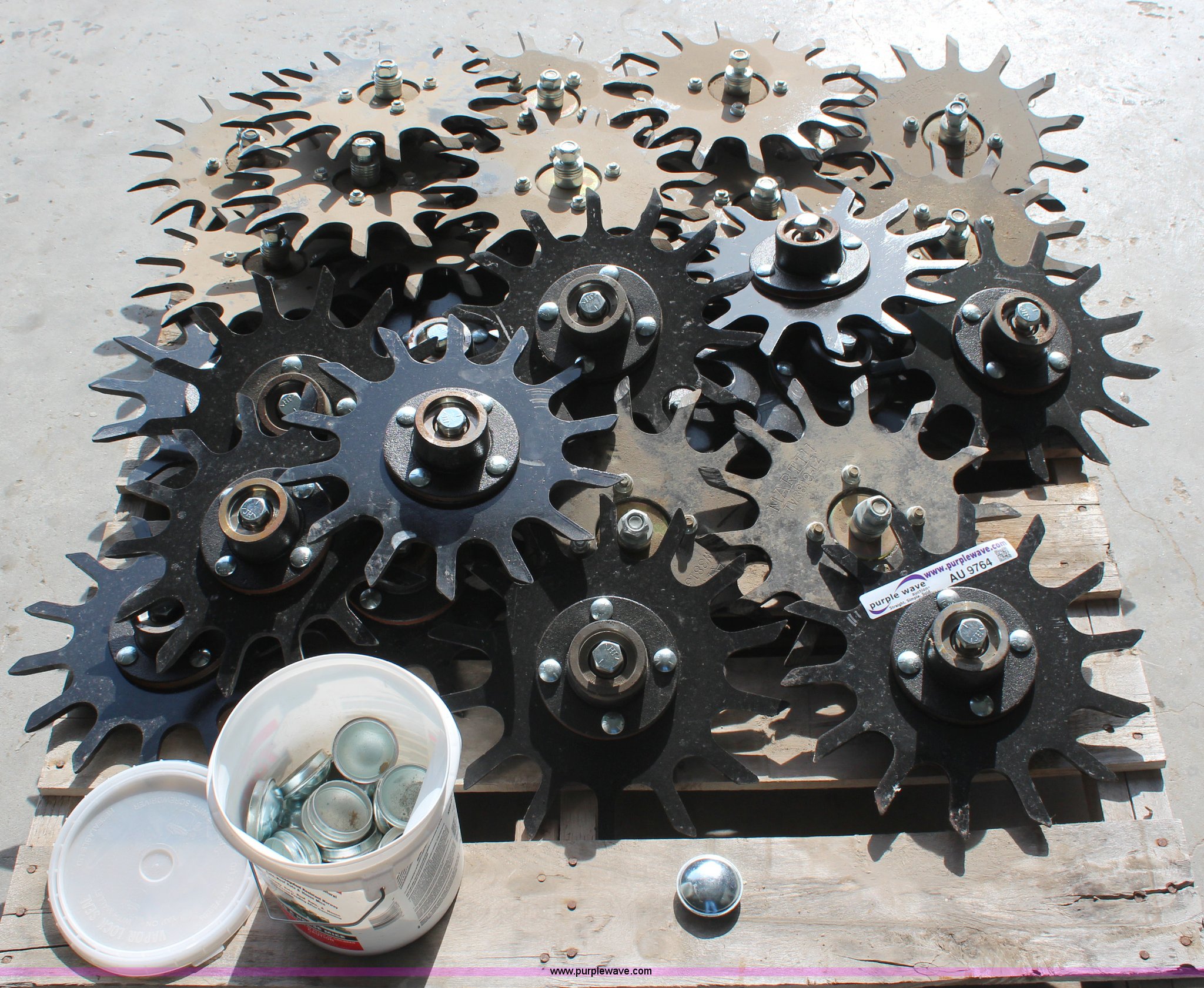 (32) Martin spade closing wheels in Troy, KS Item AU9764 sold