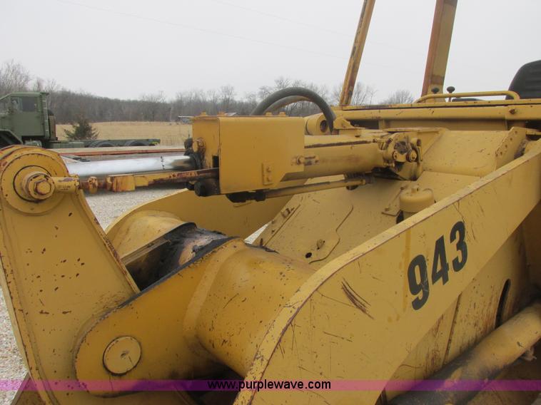 image for item AB9282 1985 Caterpillar 943 LGP track loader