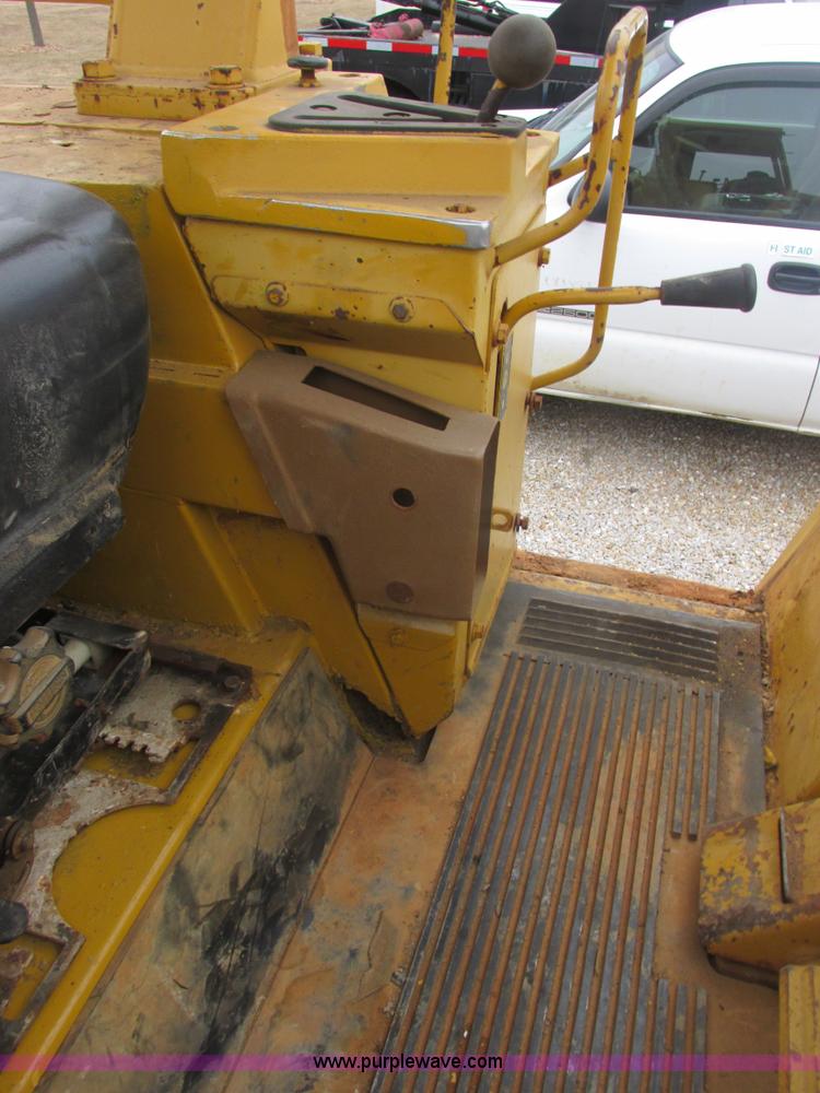 image for item AB9282 1985 Caterpillar 943 LGP track loader