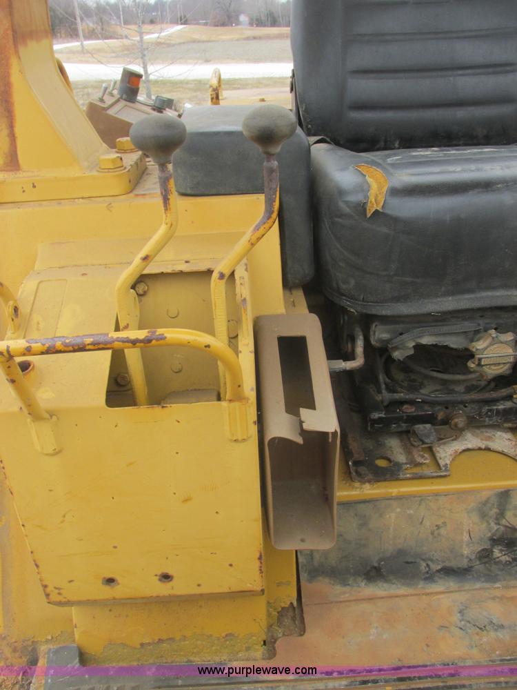 image for item AB9282 1985 Caterpillar 943 LGP track loader