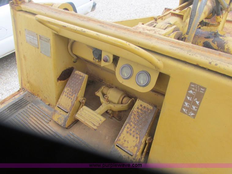 image for item AB9282 1985 Caterpillar 943 LGP track loader