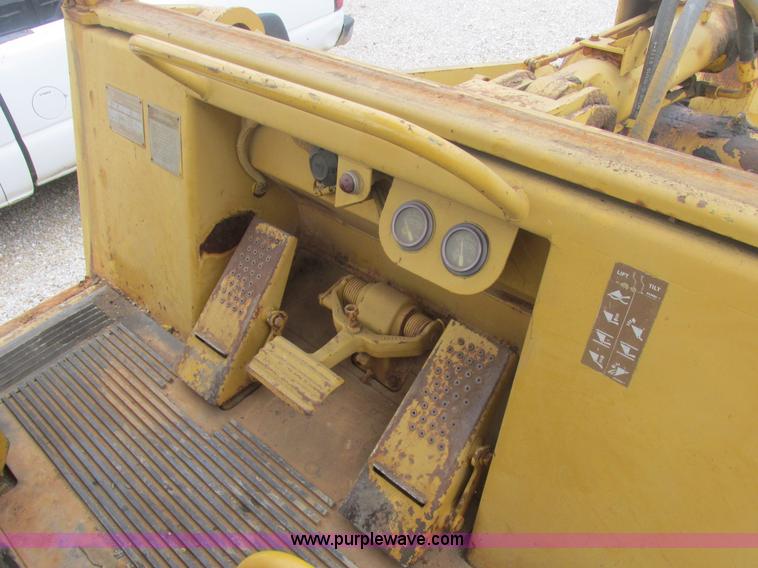 image for item AB9282 1985 Caterpillar 943 LGP track loader