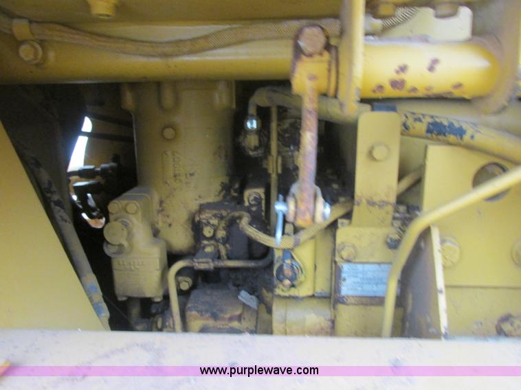 image for item AB9282 1985 Caterpillar 943 LGP track loader