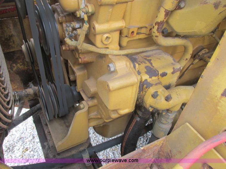 image for item AB9282 1985 Caterpillar 943 LGP track loader