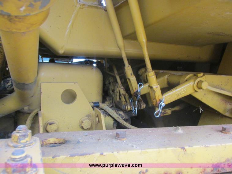 image for item AB9282 1985 Caterpillar 943 LGP track loader