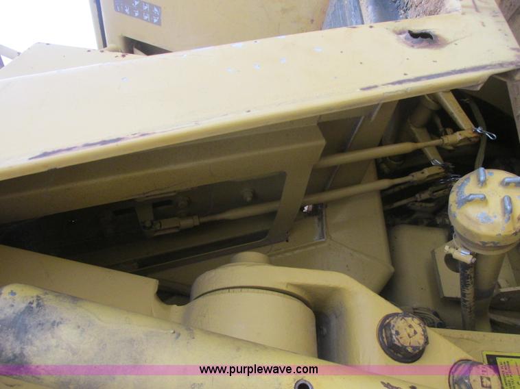 image for item AB9282 1985 Caterpillar 943 LGP track loader