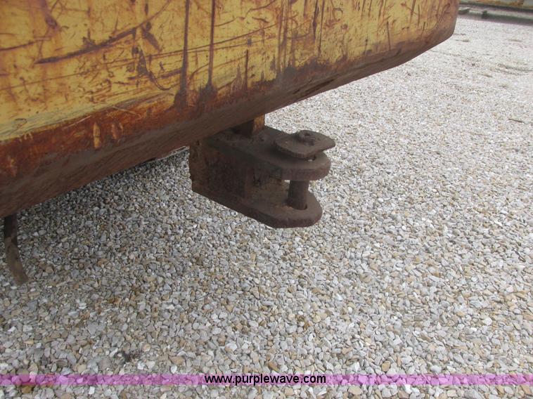 image for item AB9282 1985 Caterpillar 943 LGP track loader