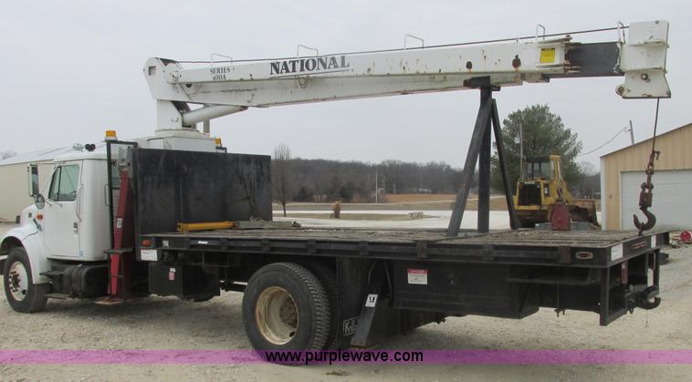 image for item AB9286 2000 International 4700 crane truck