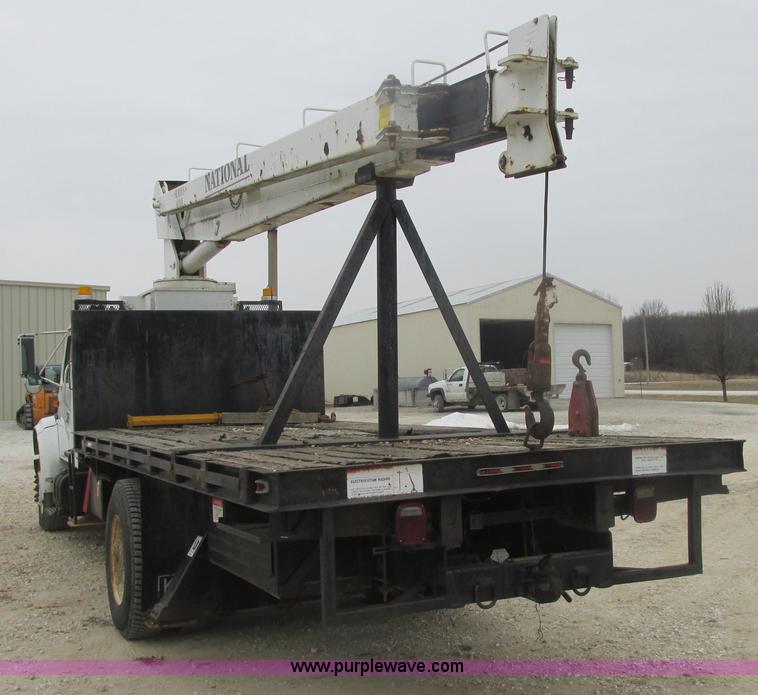 image for item AB9286 2000 International 4700 crane truck