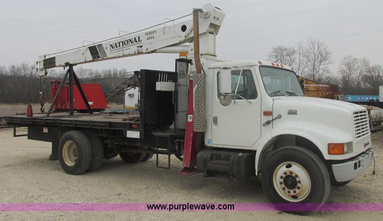 image for item AB9286 2000 International 4700 crane truck