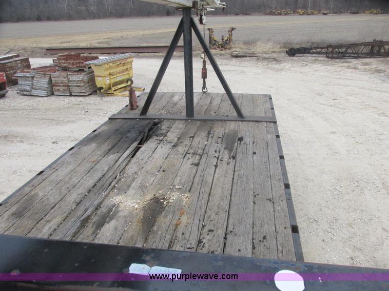 image for item AB9286 2000 International 4700 crane truck