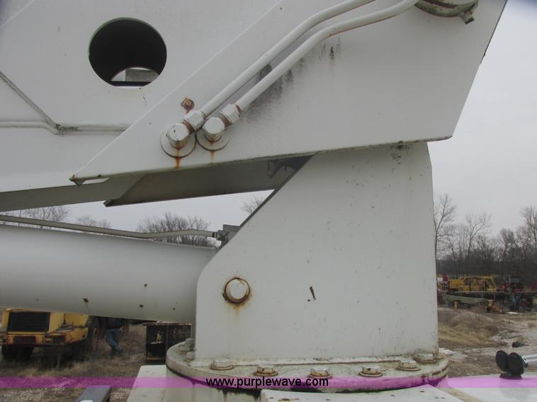 image for item AB9286 2000 International 4700 crane truck