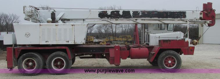 image for item AB9288 1972 Grove FWD crane truck