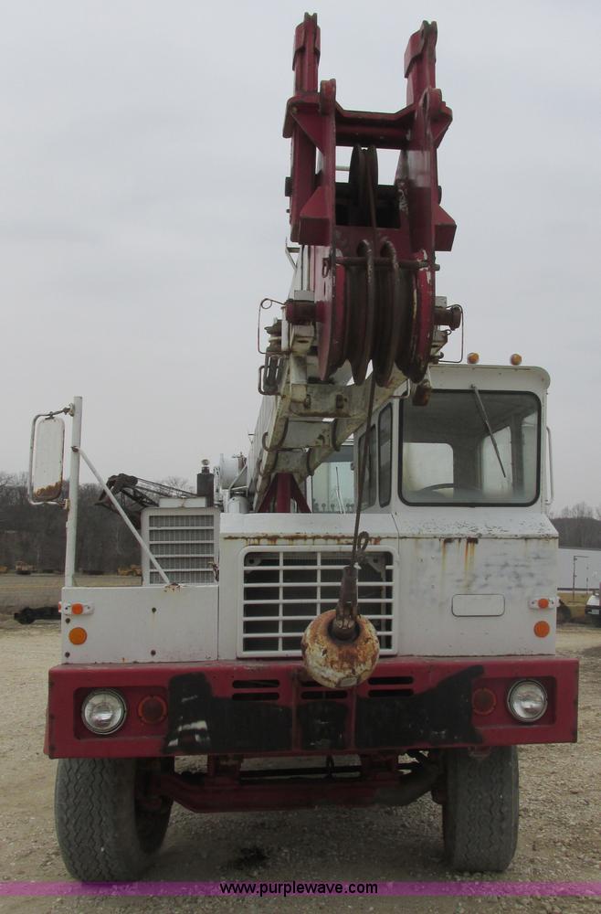 image for item AB9288 1972 Grove FWD crane truck