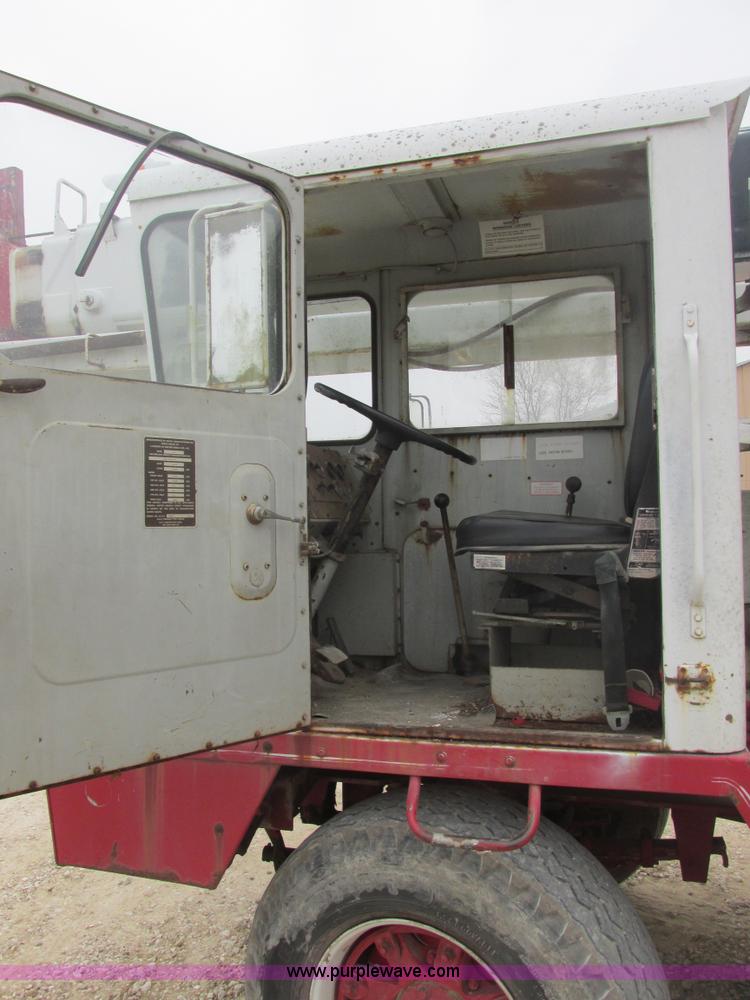 image for item AB9288 1972 Grove FWD crane truck