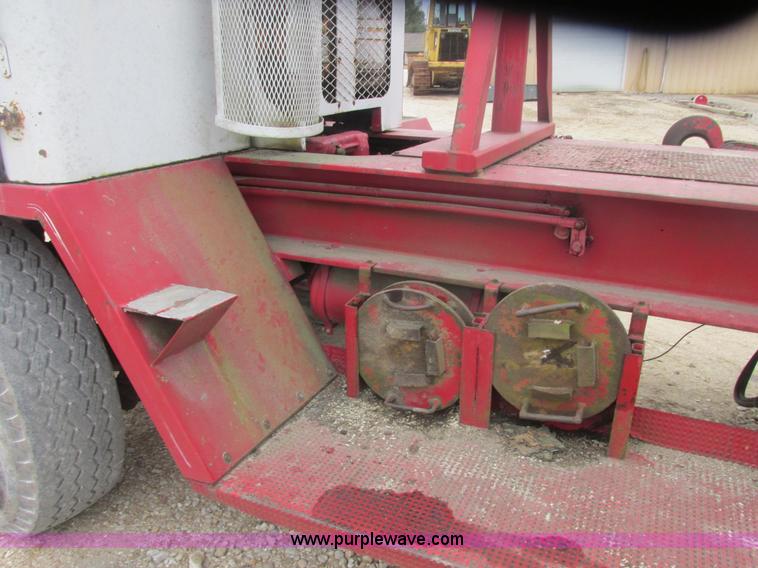image for item AB9288 1972 Grove FWD crane truck