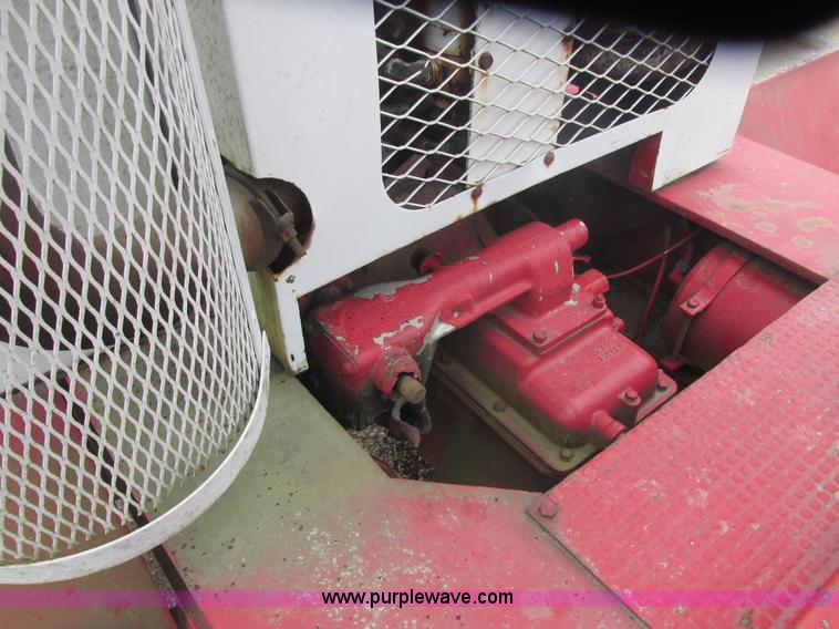 image for item AB9288 1972 Grove FWD crane truck