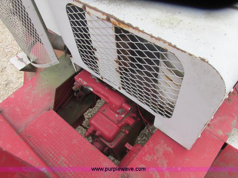 image for item AB9288 1972 Grove FWD crane truck