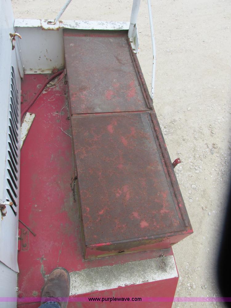 image for item AB9288 1972 Grove FWD crane truck