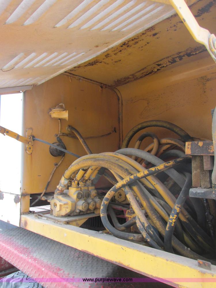 image for item AB9288 1972 Grove FWD crane truck