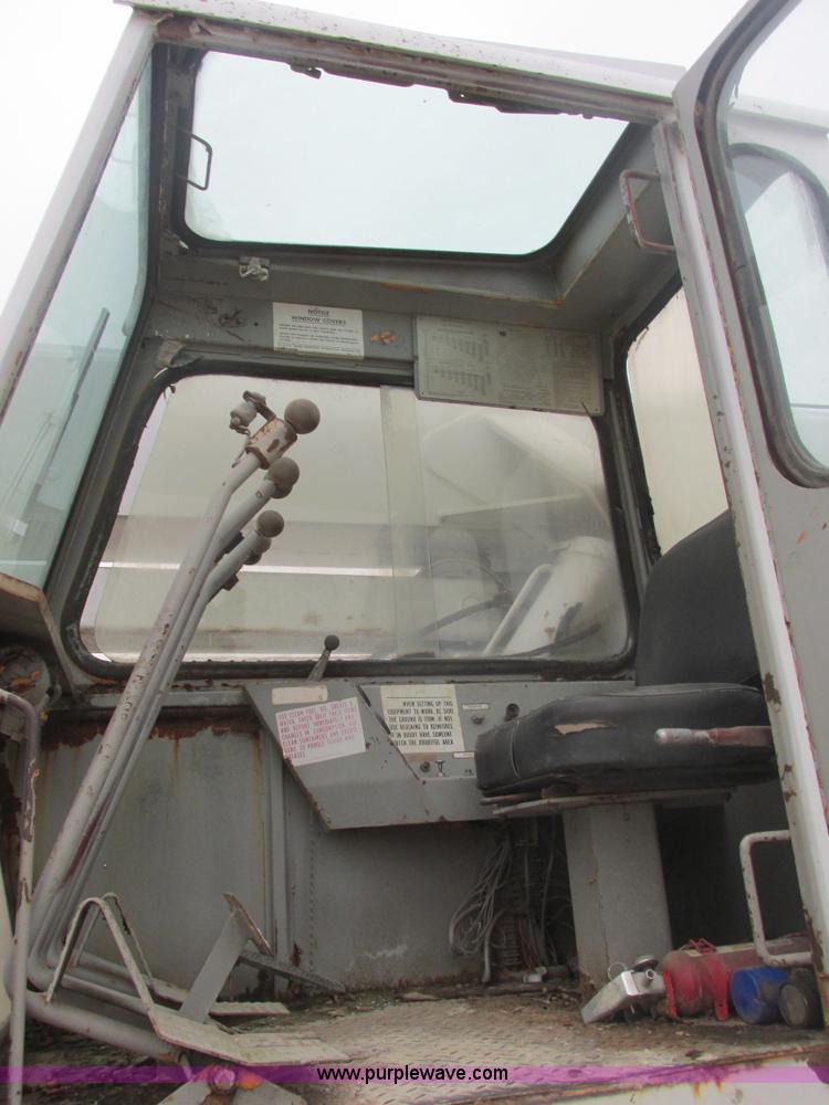 image for item AB9288 1972 Grove FWD crane truck