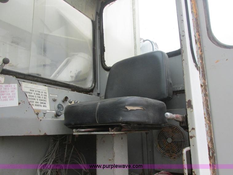 image for item AB9288 1972 Grove FWD crane truck
