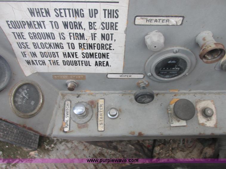 image for item AB9288 1972 Grove FWD crane truck