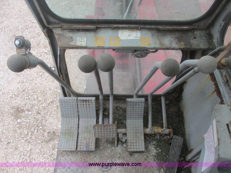 image for item AB9288 1972 Grove FWD crane truck